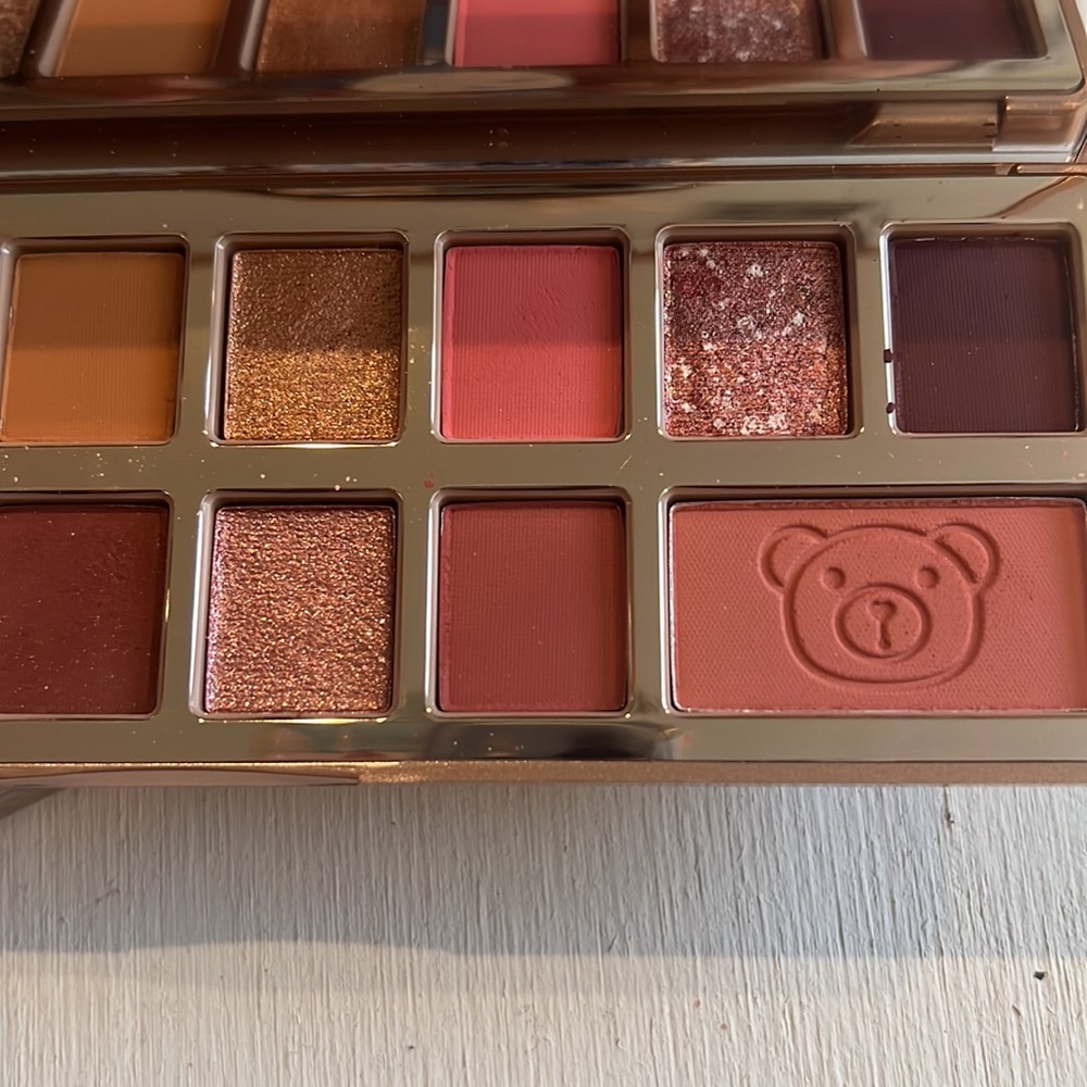 Too Faced
Teddy Bare It All Eyeshadow Palette - Picture 4 of 5